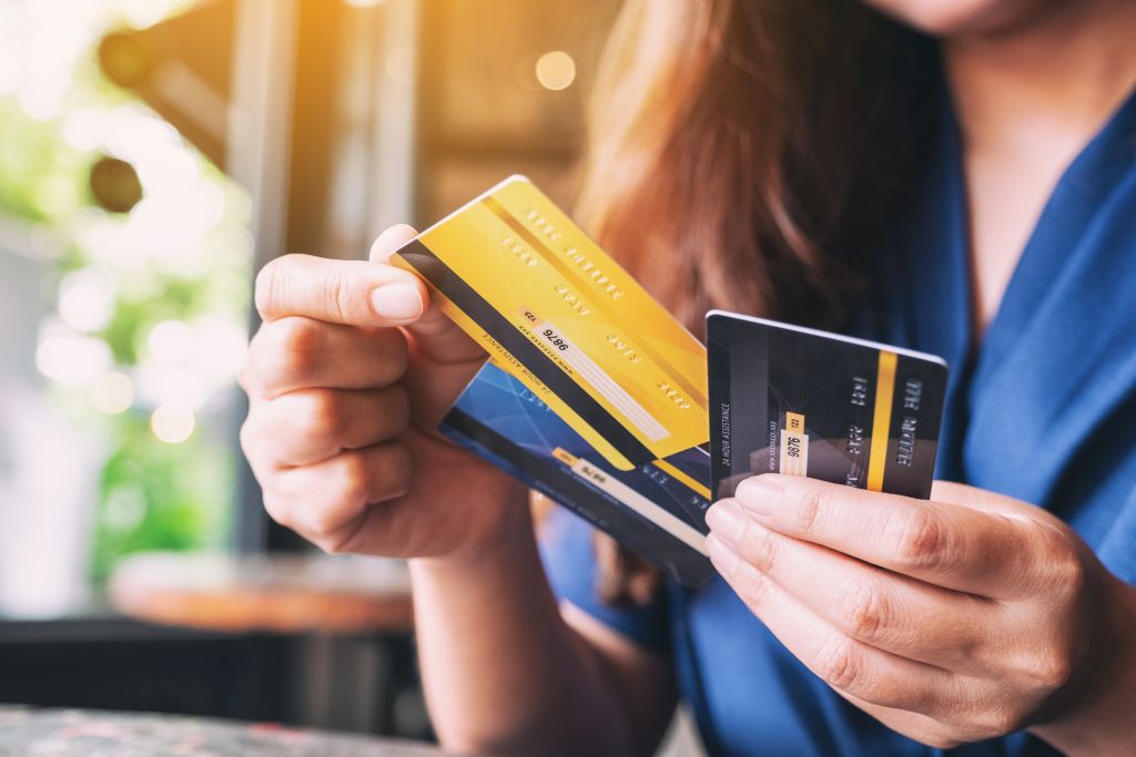 Credit card – what is worth knowing about it?